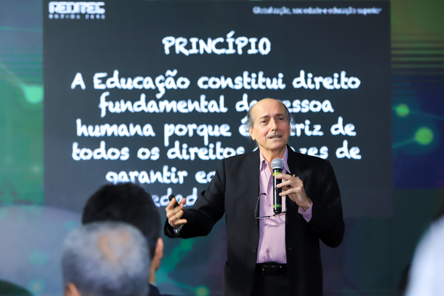 Palestra e debate discutem Educação e desigualdade