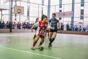 As atletas do IFF e do IF Norte MG durante o jogo de futsal.