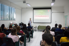 Pró-reitor de Ensino, Carlos Artur, destacou em sua fala a importância da intersetorialidade (Fotos: Tiago Quintes)