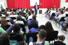 O reitor do IFF, Jefferson Manhães, apresentou dados sobre a educação no Brasil e no exterior e reflexões sobre o programa Future-se.