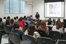 Rebeca Campanha conduz Roda de Conversa com os servidores 