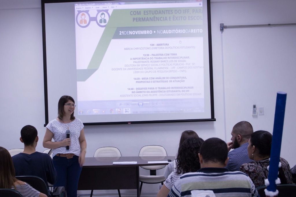 Seminário discute a importância do trabalho interdisciplinar para a permanência de estudantes