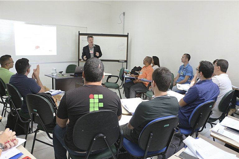 Servidores participam de curso sobre Elaboração de Termos de Referência