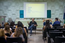 A palestra foi ministrada pelo professor da Uerj, Ney Luiz Teixeira.