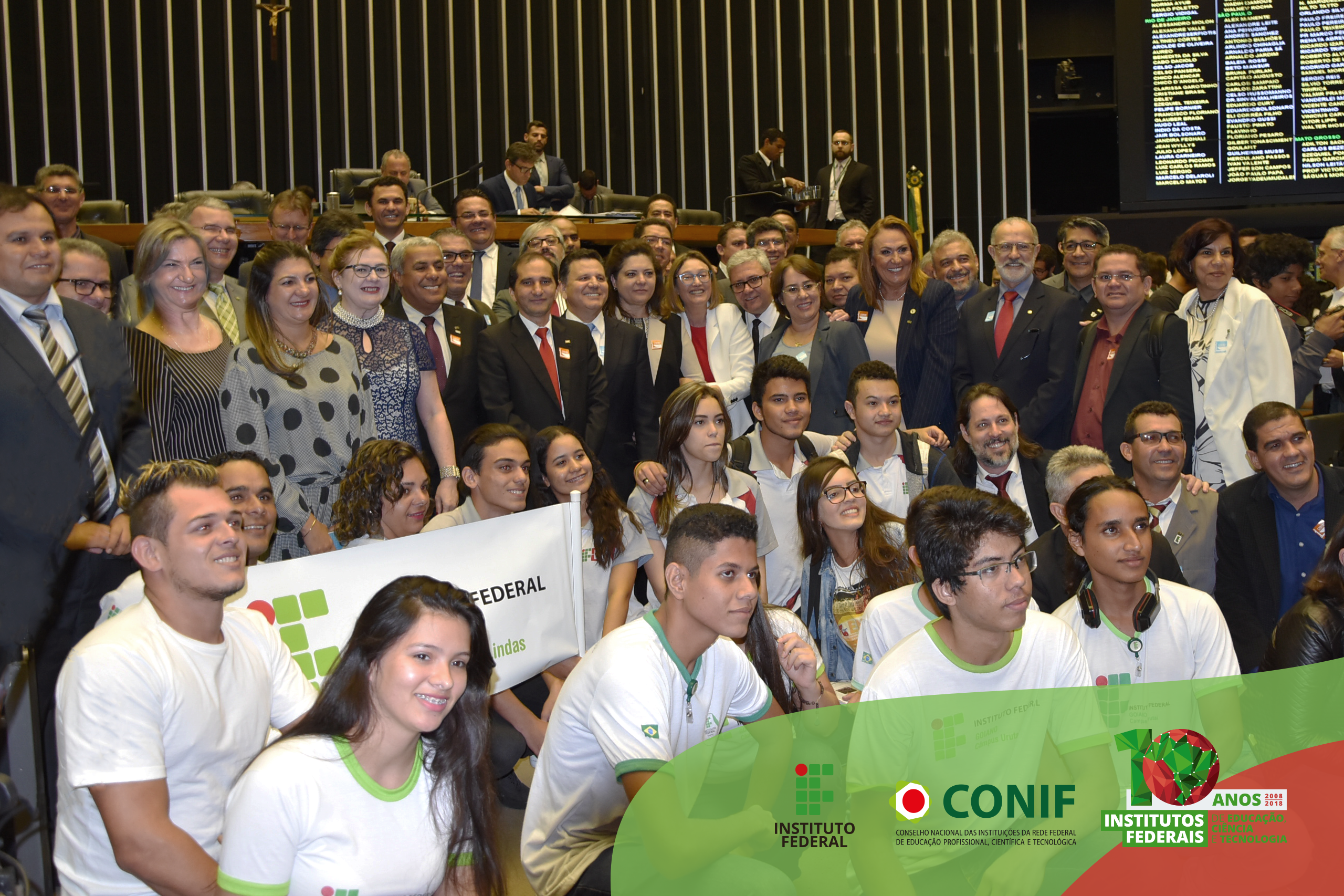 Sessão solene na Câmara dos Deputados homenageia dez anos dos IFs