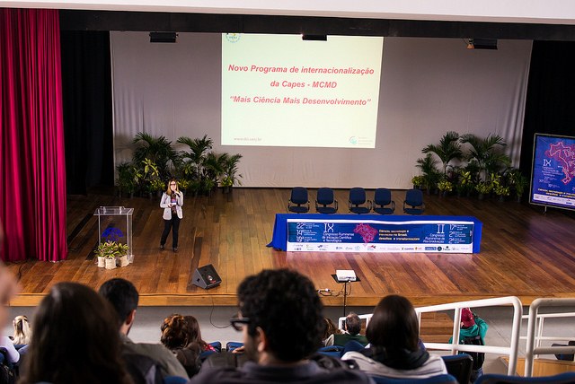 Terceiro dia do IX Confict é marcado por palestra e apresentações de trabalhos.jpg