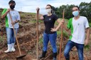 Alunos do Curso Técnico em Agropecuária do Campus Bom Jesus durante aula prática